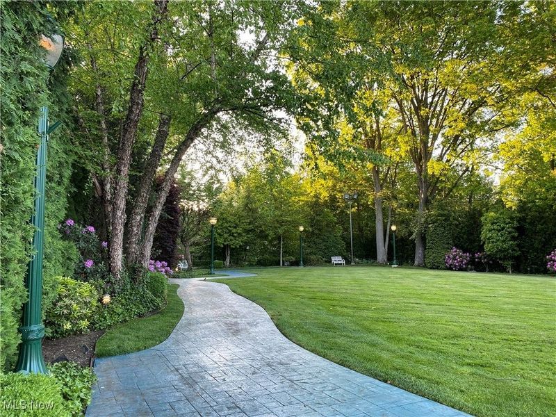 48 S Wheaton Road, Akron, OH 44313 Photo 6