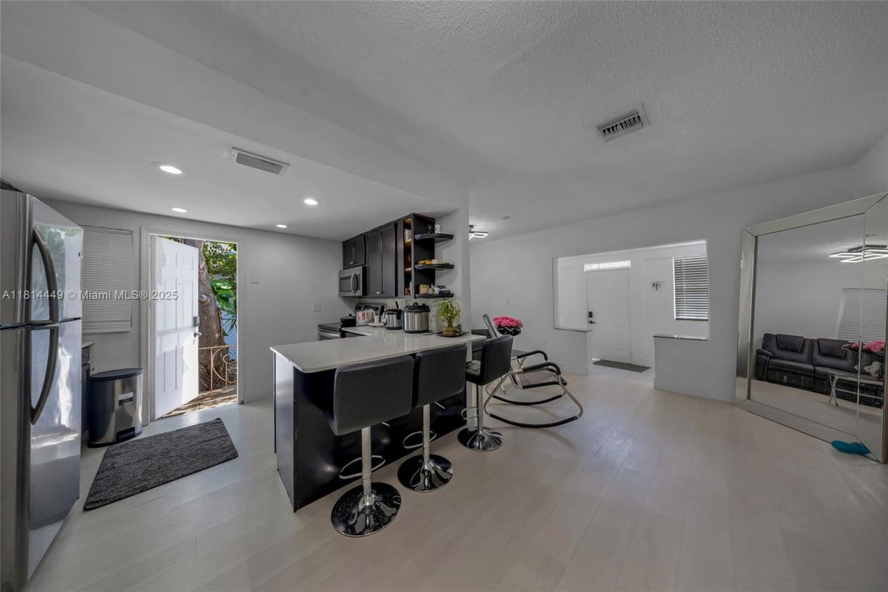 625 SW 16th Ave, Miami, FL 33135 Photo