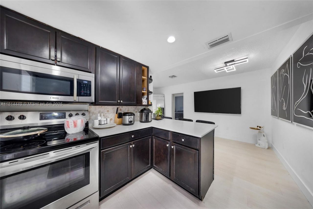 625 SW 16th Ave, Miami, FL 33135 Photo