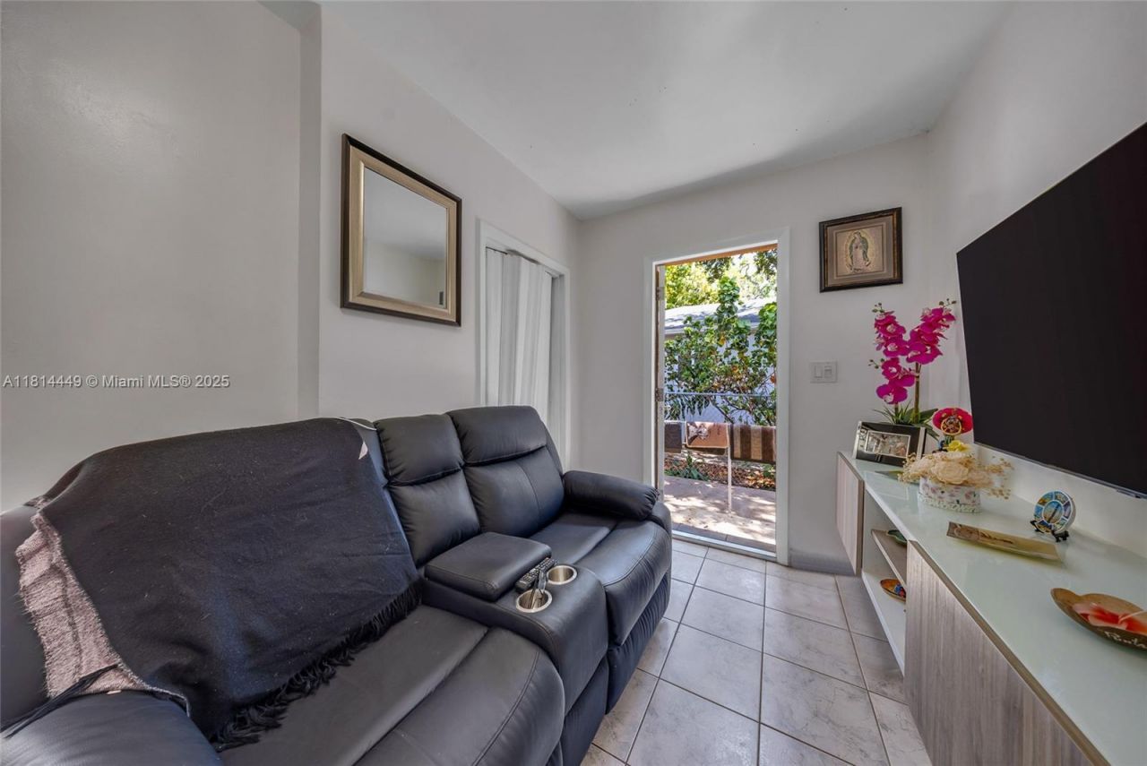 625 SW 16th Ave, Miami, FL 33135 Photo