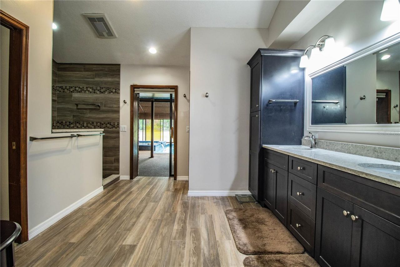 309 Hidden Lake Drive, Brandon, FL 33511 Photo