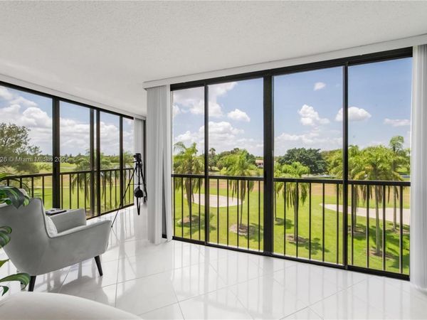 16300 Golf Club Rd, Unit 411, Weston, FL 33326