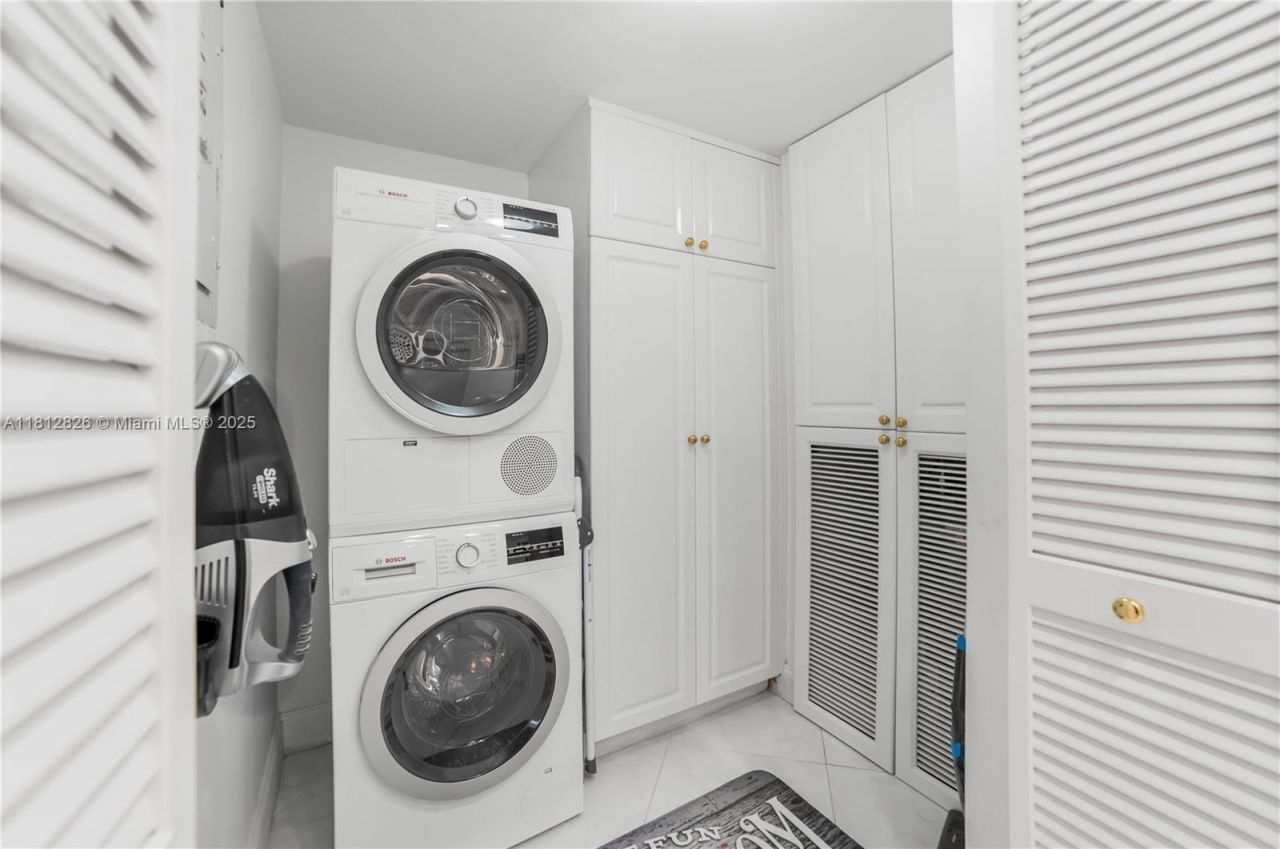 16300 Golf Club Rd, Unit 411, Weston, FL 33326 Photo