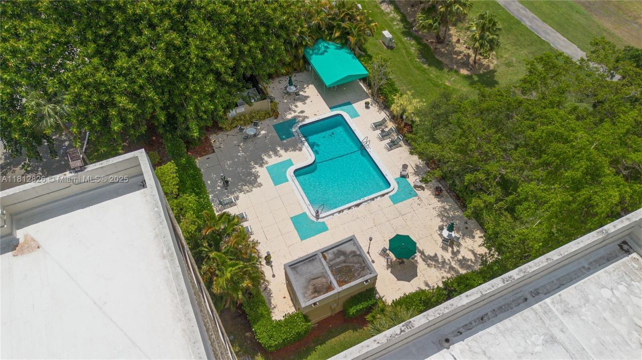 16300 Golf Club Rd, Unit 411, Weston, FL 33326 Photo