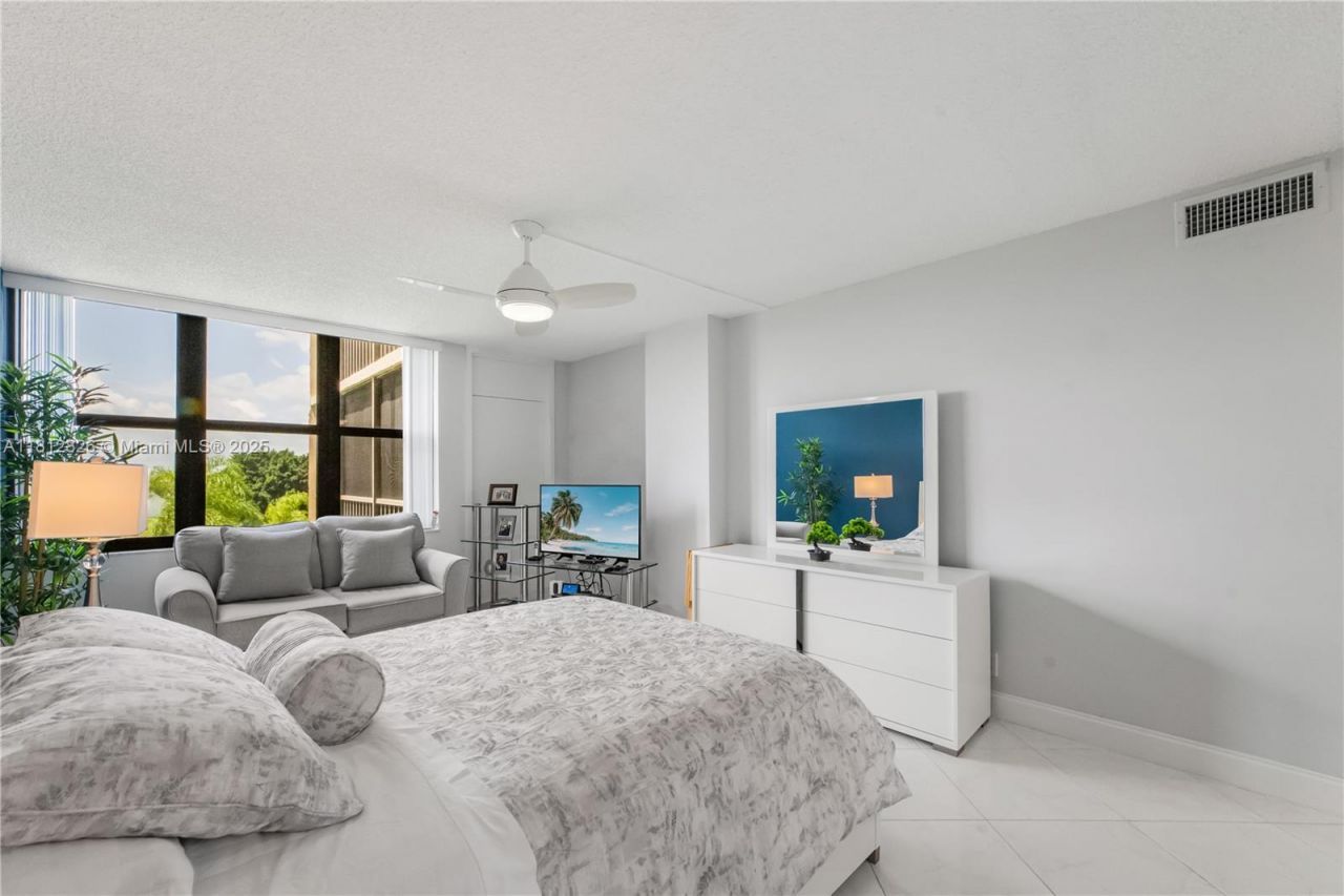 16300 Golf Club Rd, Unit 411, Weston, FL 33326 Photo