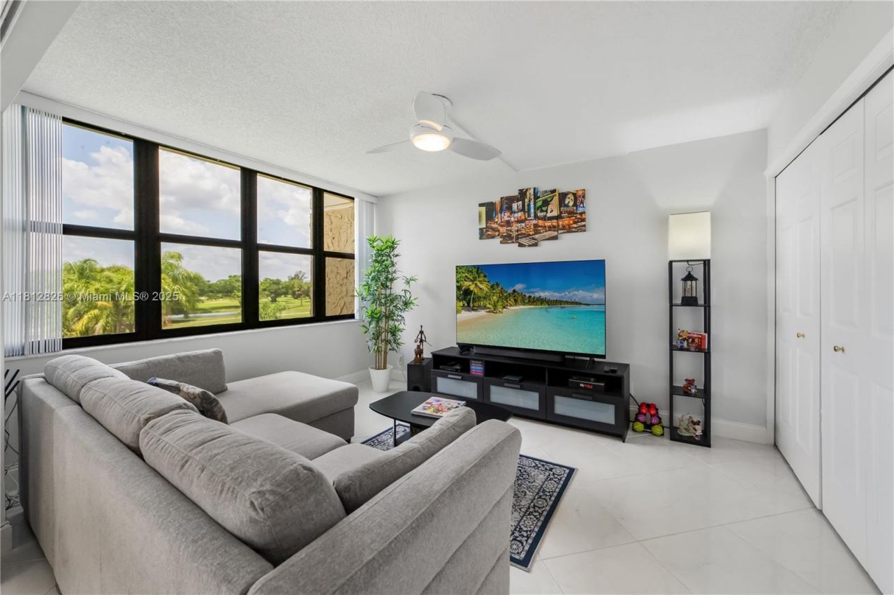 16300 Golf Club Rd, Unit 411, Weston, FL 33326 Photo