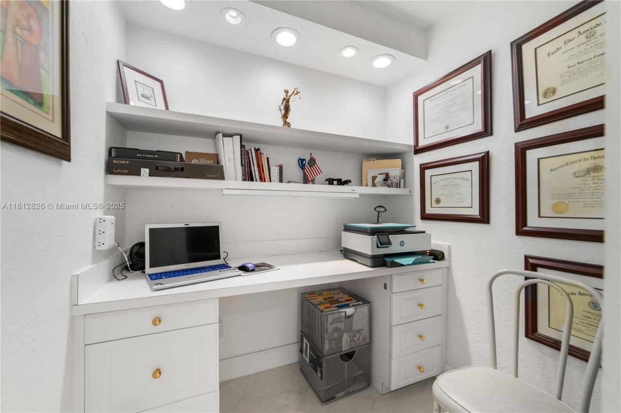 16300 Golf Club Rd, Unit 411, Weston, FL 33326 Photo