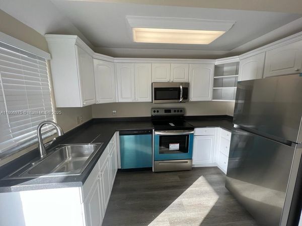 617 Ixoria Ave, Unit 18, Fort Pierce, FL 34982