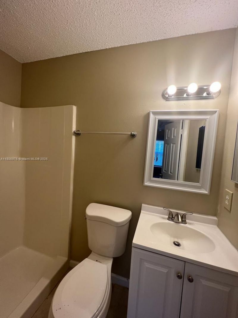 617 Ixoria Ave, Unit 18, Fort Pierce, FL 34982 Photo