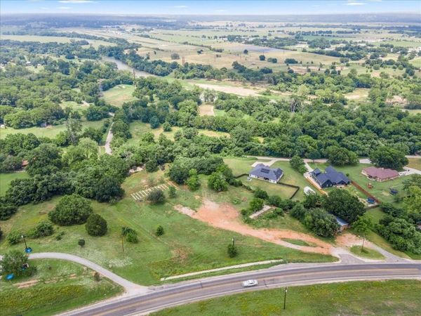 180 FM 2571, Smithville, TX 78957