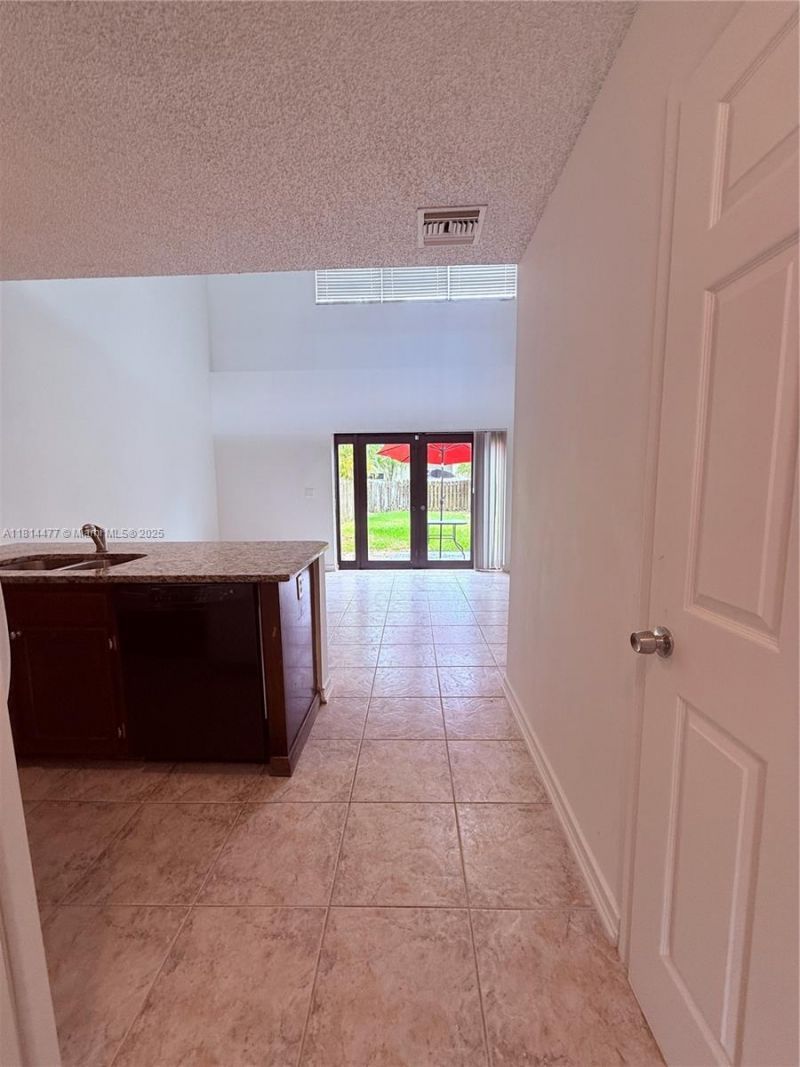 3591 NW 91st Ave, Sunrise, FL 33351 Photo