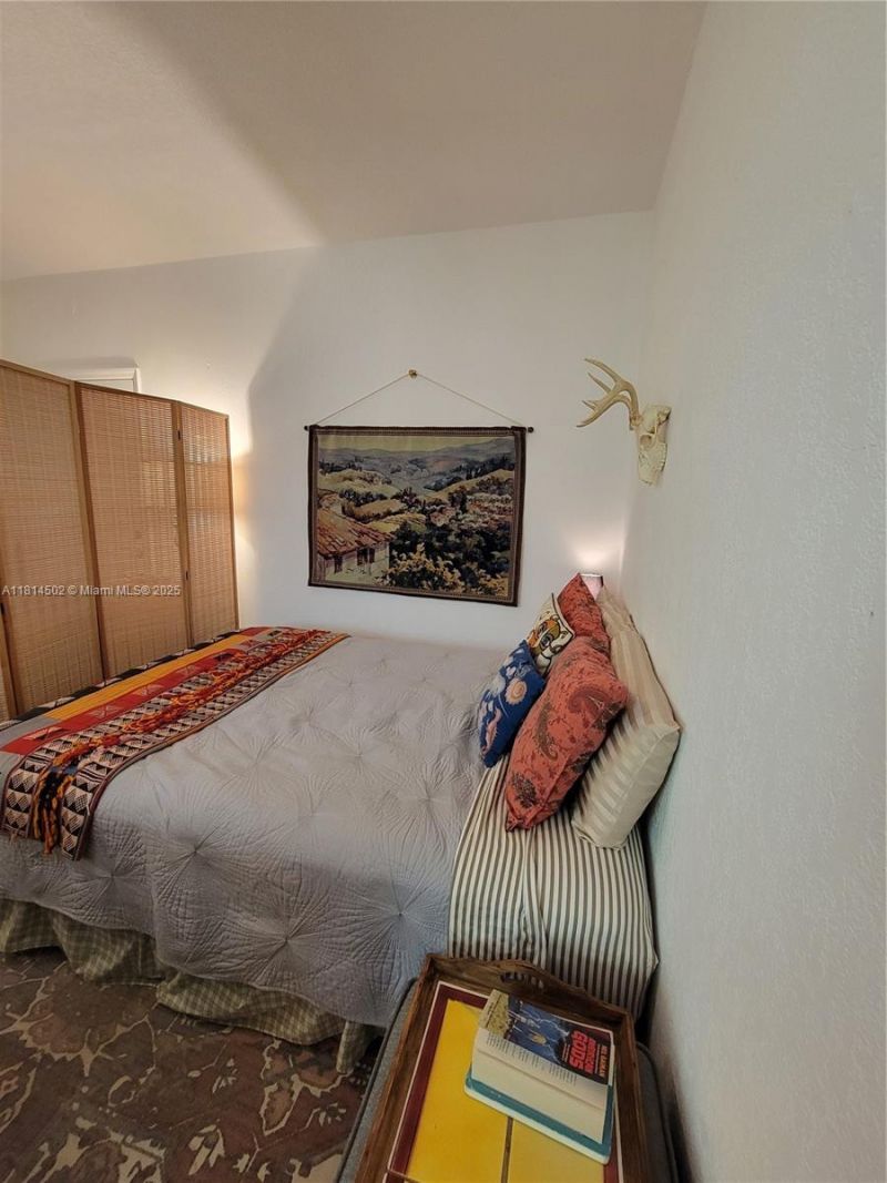 359 Meridian Ave, Unit A103, Miami Beach, FL 33139 Photo