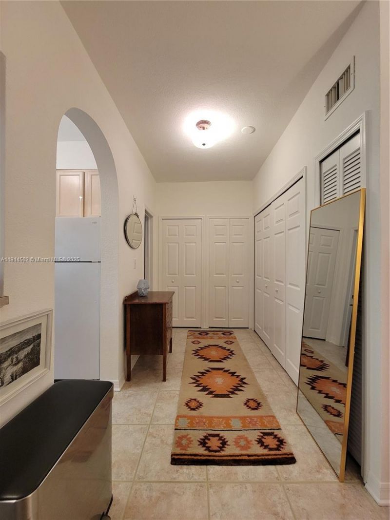 359 Meridian Ave, Unit A103, Miami Beach, FL 33139 Photo