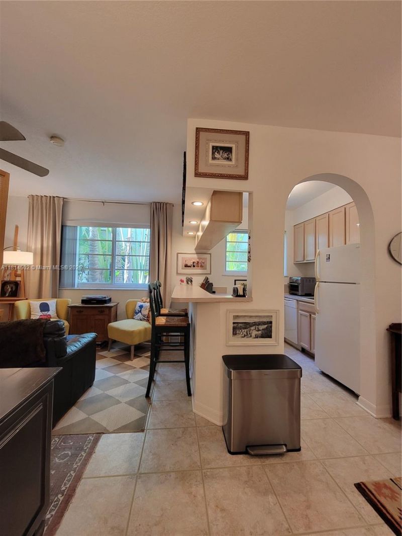 359 Meridian Ave, Unit A103, Miami Beach, FL 33139 Photo