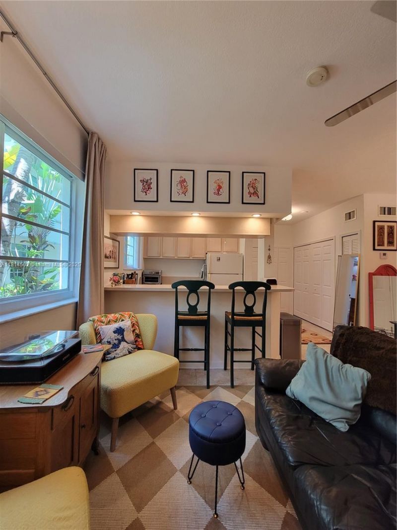 359 Meridian Ave, Unit A103, Miami Beach, FL 33139 Photo