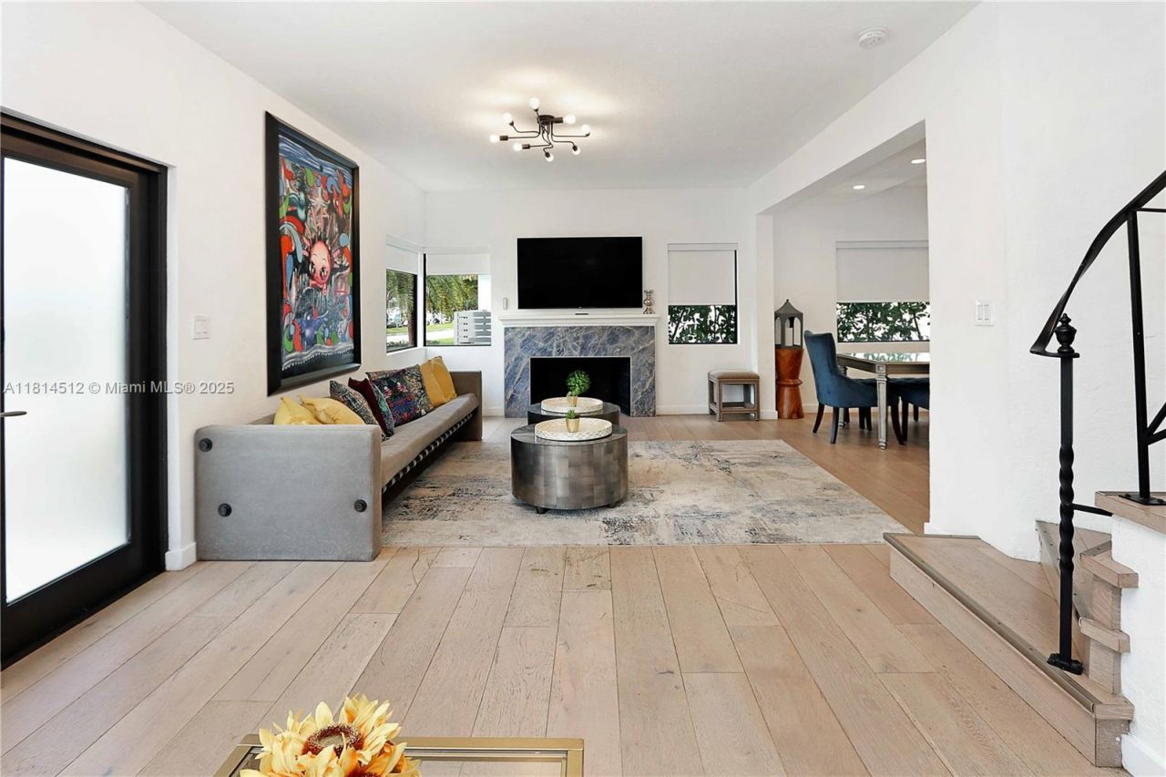 1109 NE 89th St, Miami, FL 33138 Photo