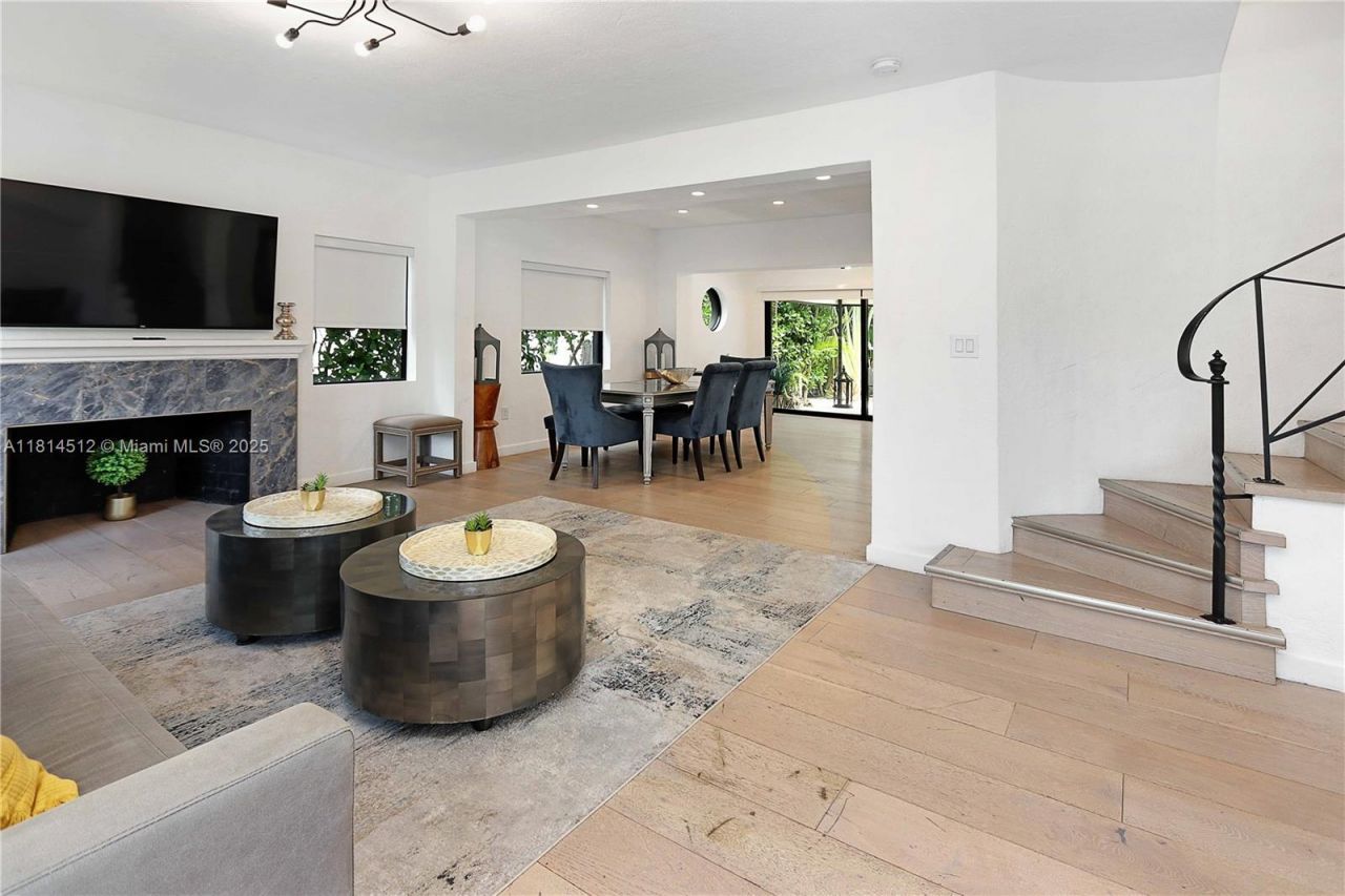 1109 NE 89th St, Miami, FL 33138 Photo