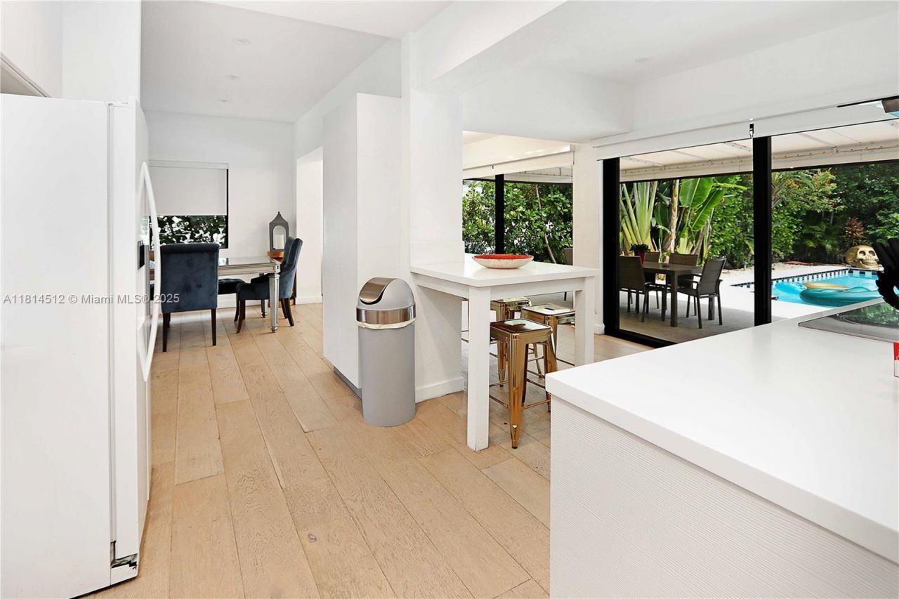 1109 NE 89th St, Miami, FL 33138 Photo