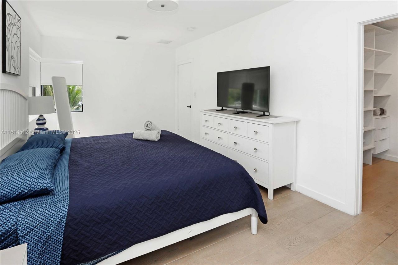 1109 NE 89th St, Miami, FL 33138 Photo