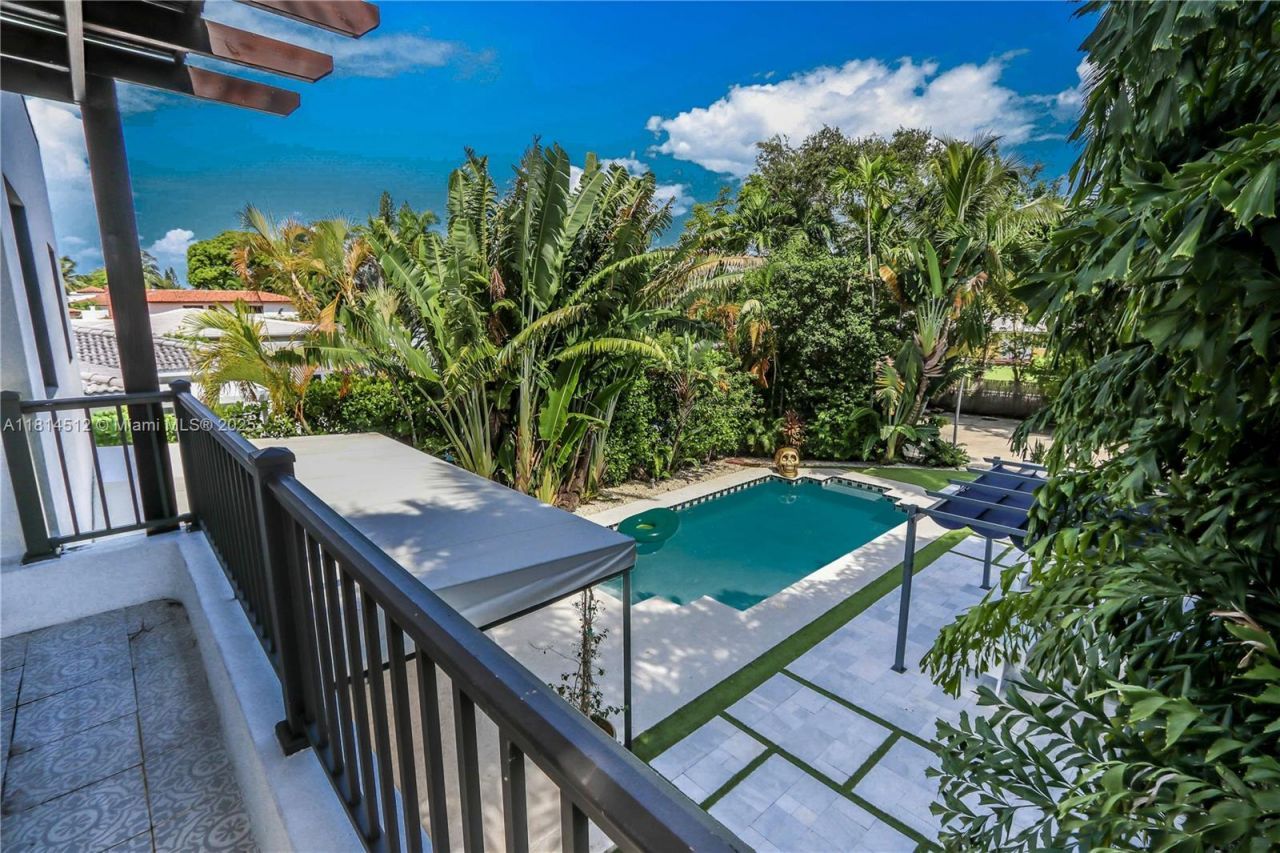 1109 NE 89th St, Miami, FL 33138 Photo