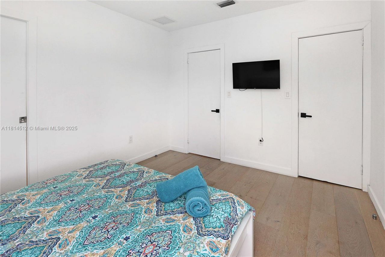 1109 NE 89th St, Miami, FL 33138 Photo