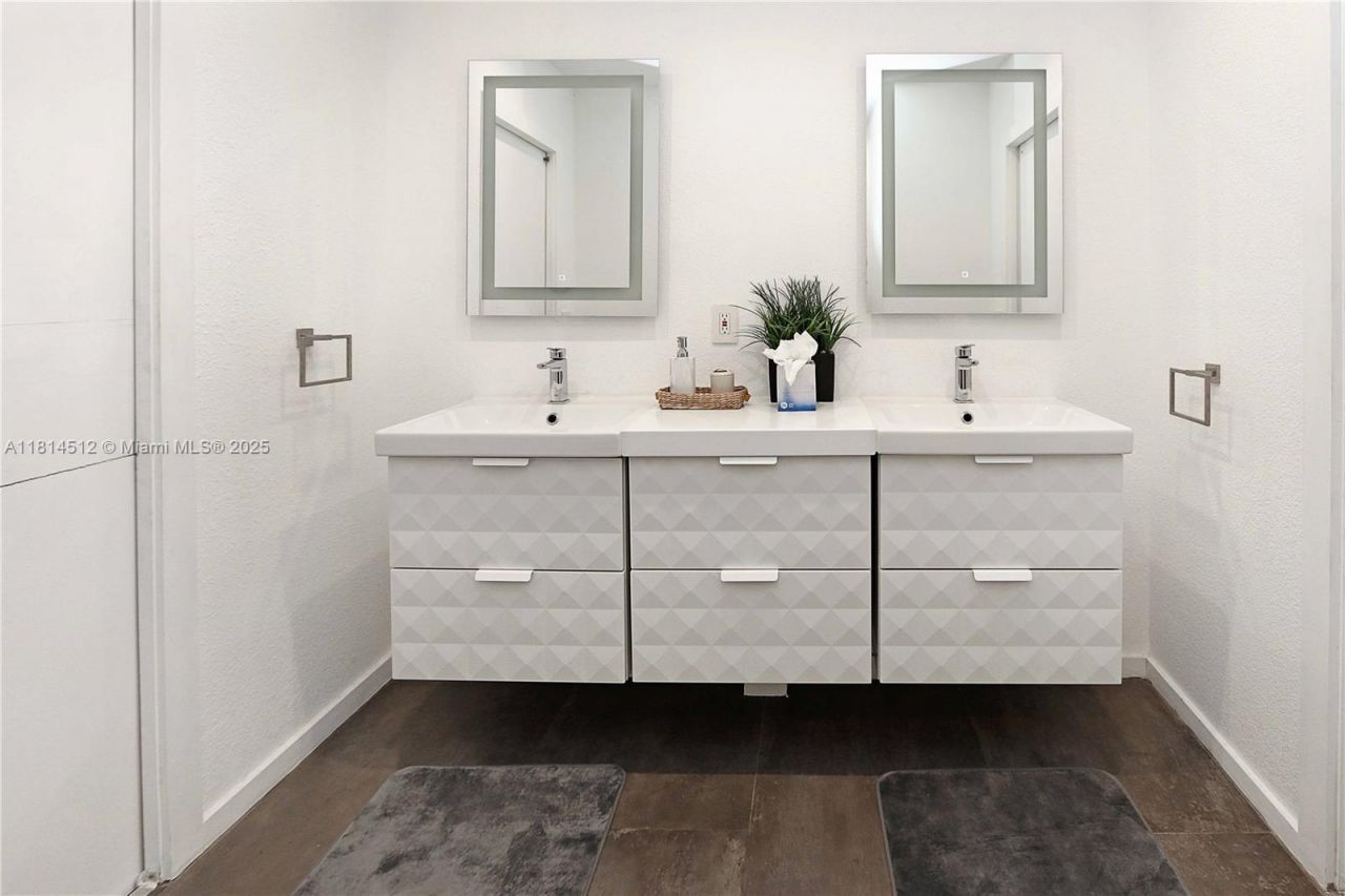 1109 NE 89th St, Miami, FL 33138 Photo