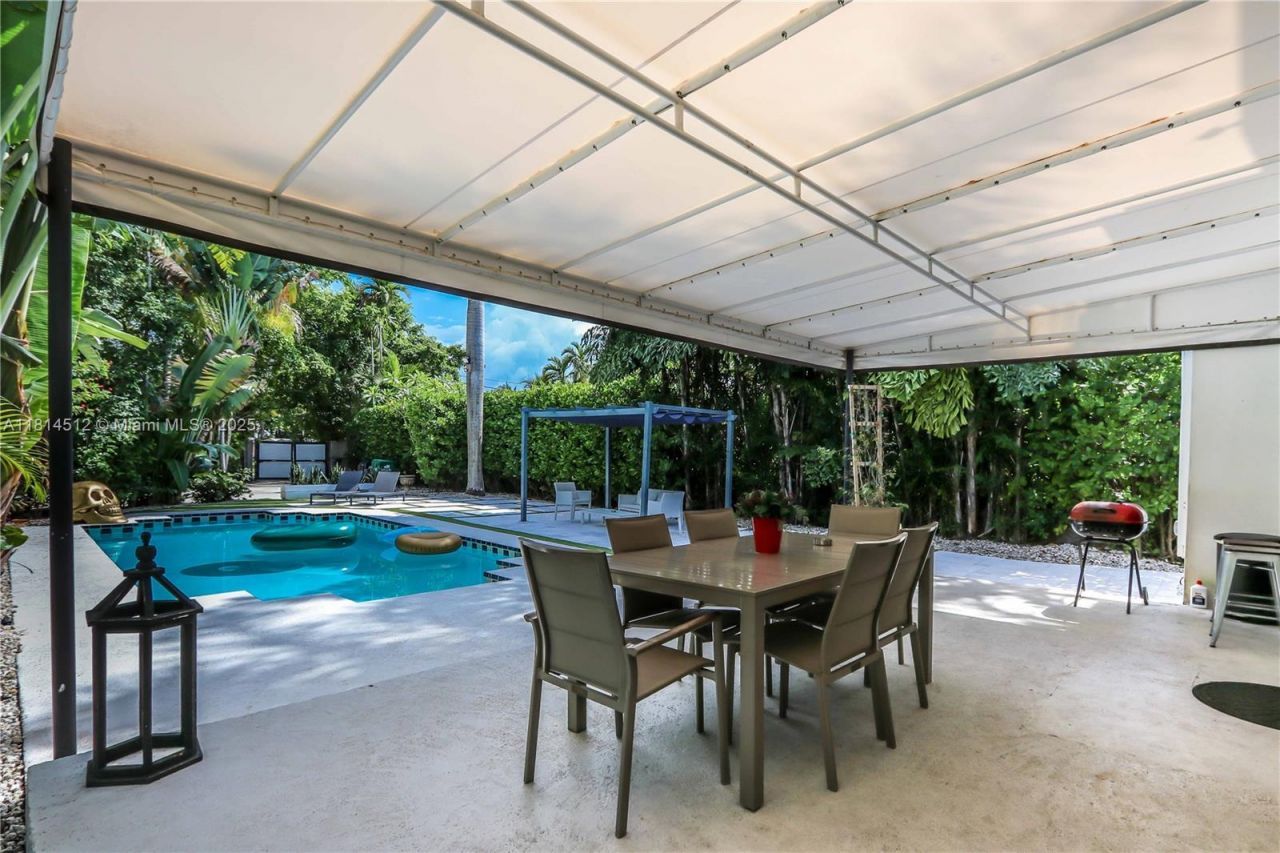 1109 NE 89th St, Miami, FL 33138 Photo