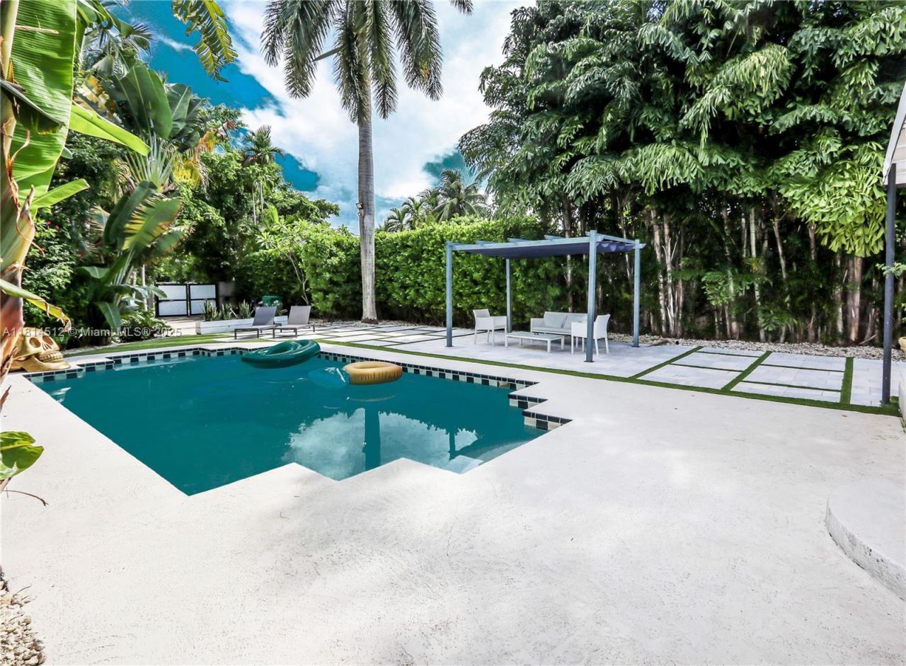 1109 NE 89th St, Miami, FL 33138 Photo