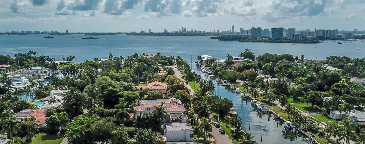 1109 NE 89th St, Miami, FL 33138 Photo