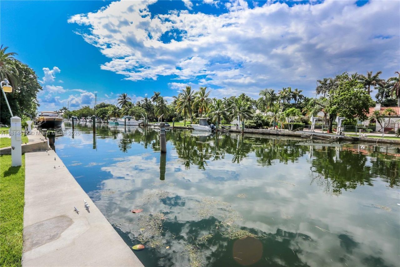 1109 NE 89th St, Miami, FL 33138 Photo