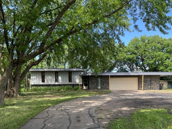 1004 S Ramsey Street, Redwood Falls, MN 56283