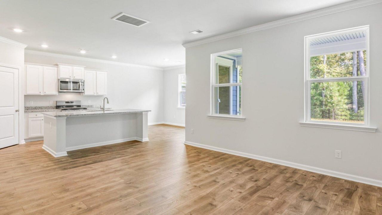 214 Seele Street Photo 7