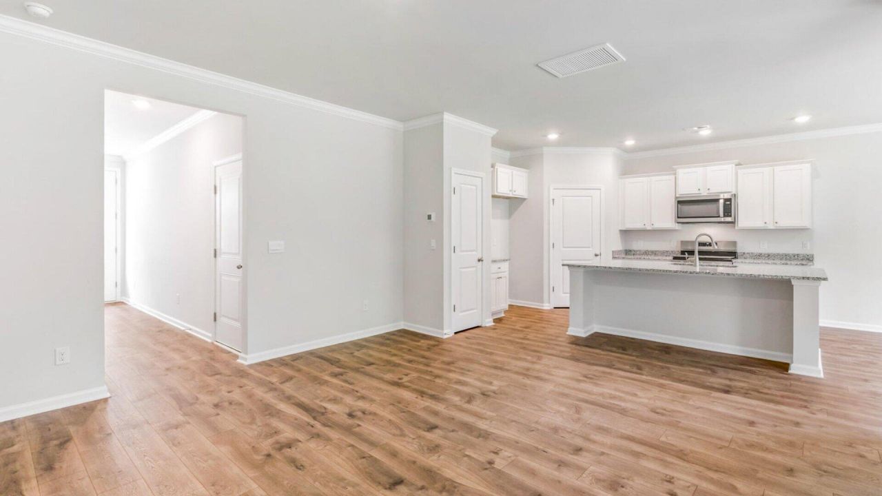 214 Seele Street Photo 9