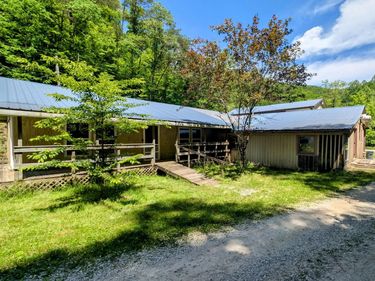 7846 State Hwy 1690, Louisa, KY 41230