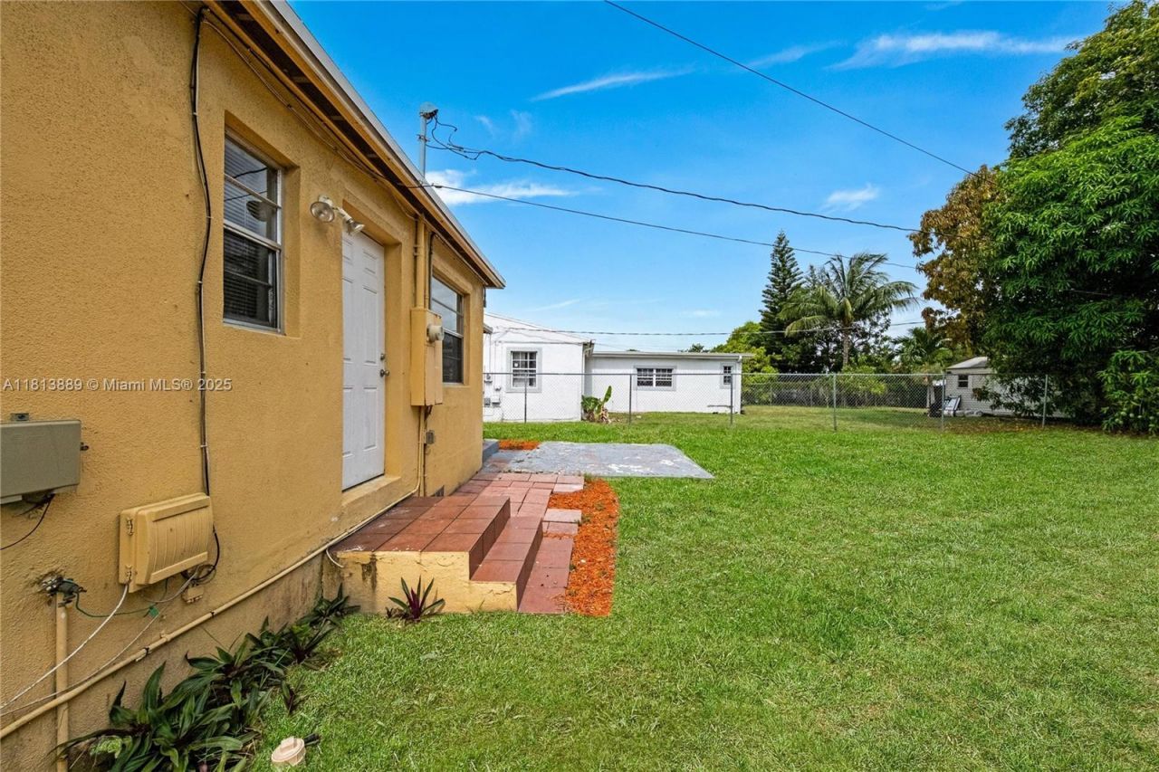 2431 Rodman St, Hollywood, FL 33020 Photo