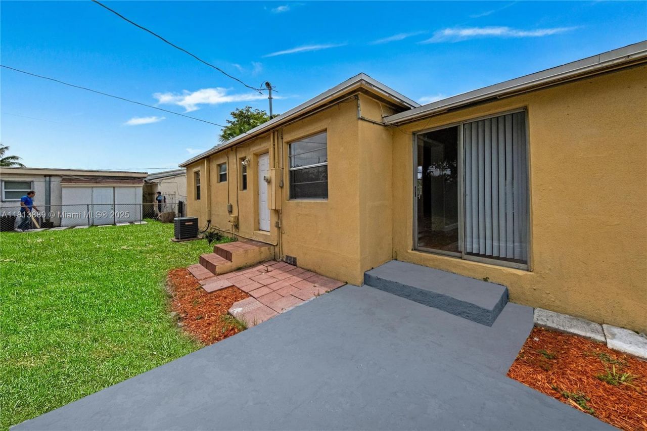 2431 Rodman St, Hollywood, FL 33020 Photo