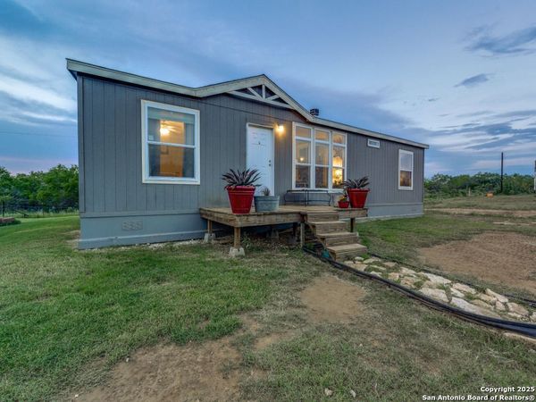 2831 county road 430, Pleasanton, TX 78064