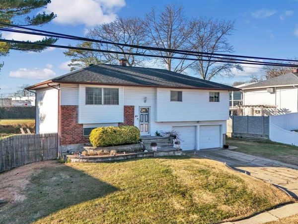 46 Sunburst Drive, Deer Park, NY 11729