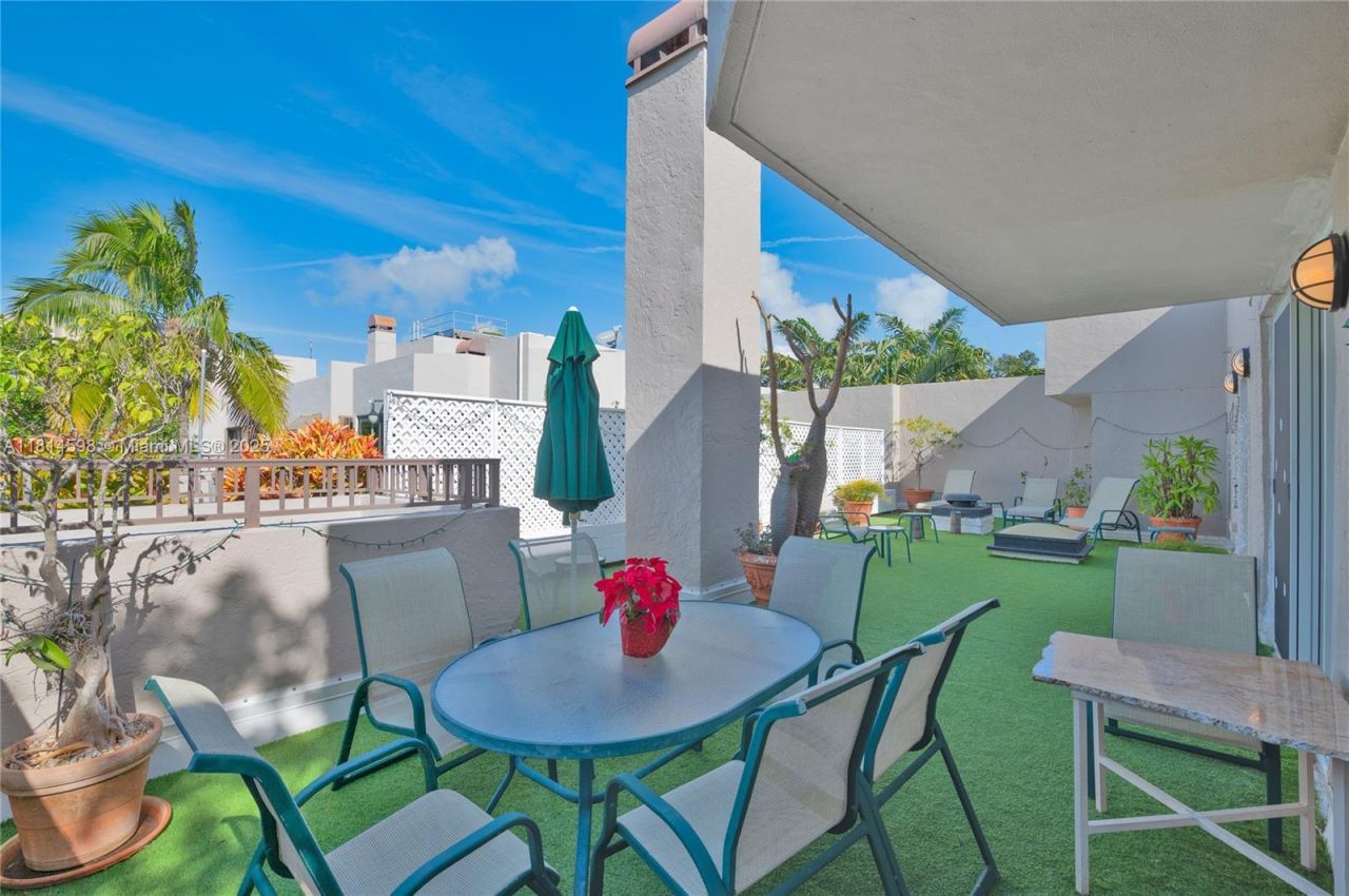 101 Crandon Blvd, Unit 480, Key Biscayne, FL 33149 Photo