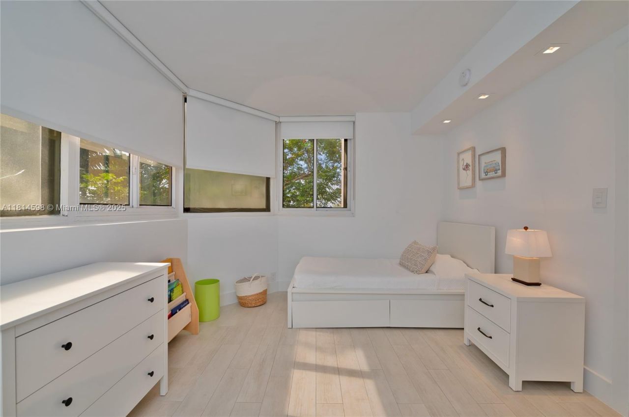 101 Crandon Blvd, Unit 480, Key Biscayne, FL 33149 Photo