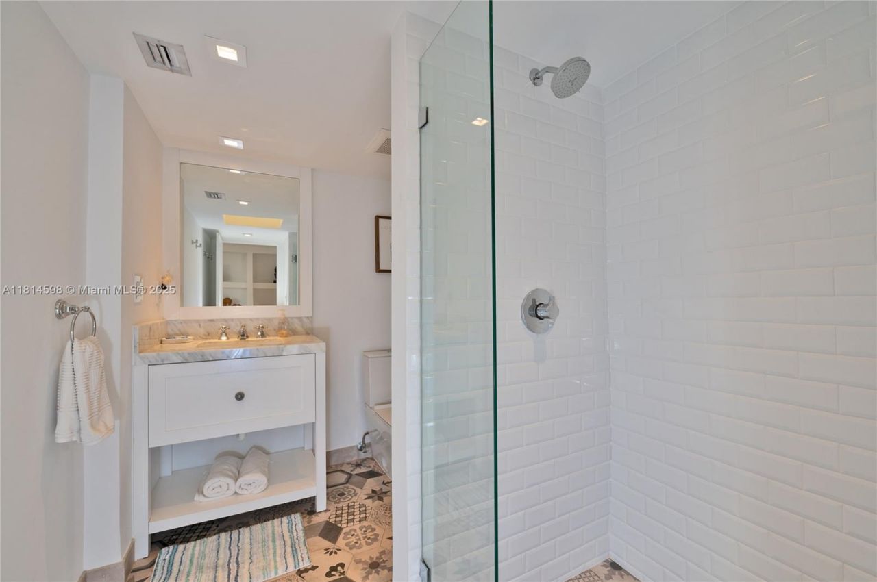 101 Crandon Blvd, Unit 480, Key Biscayne, FL 33149 Photo