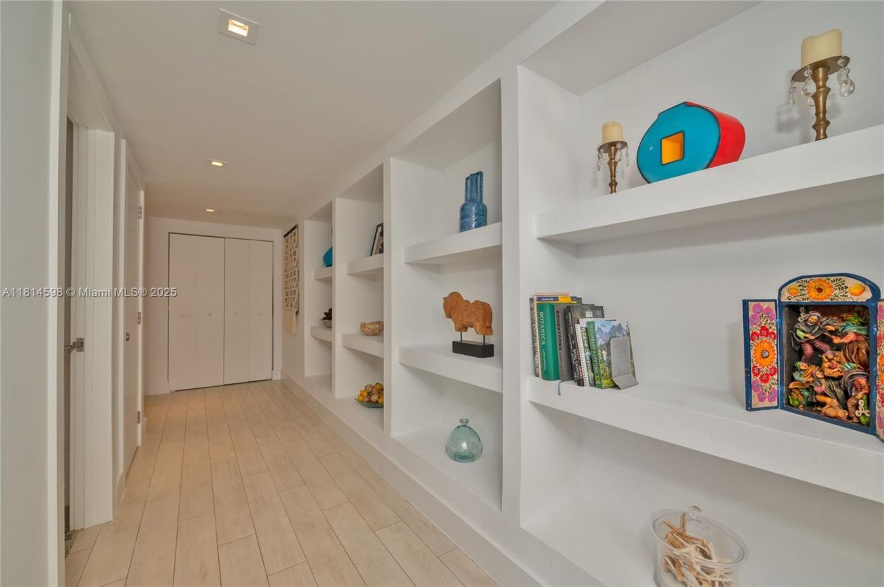 101 Crandon Blvd, Unit 480, Key Biscayne, FL 33149 Photo