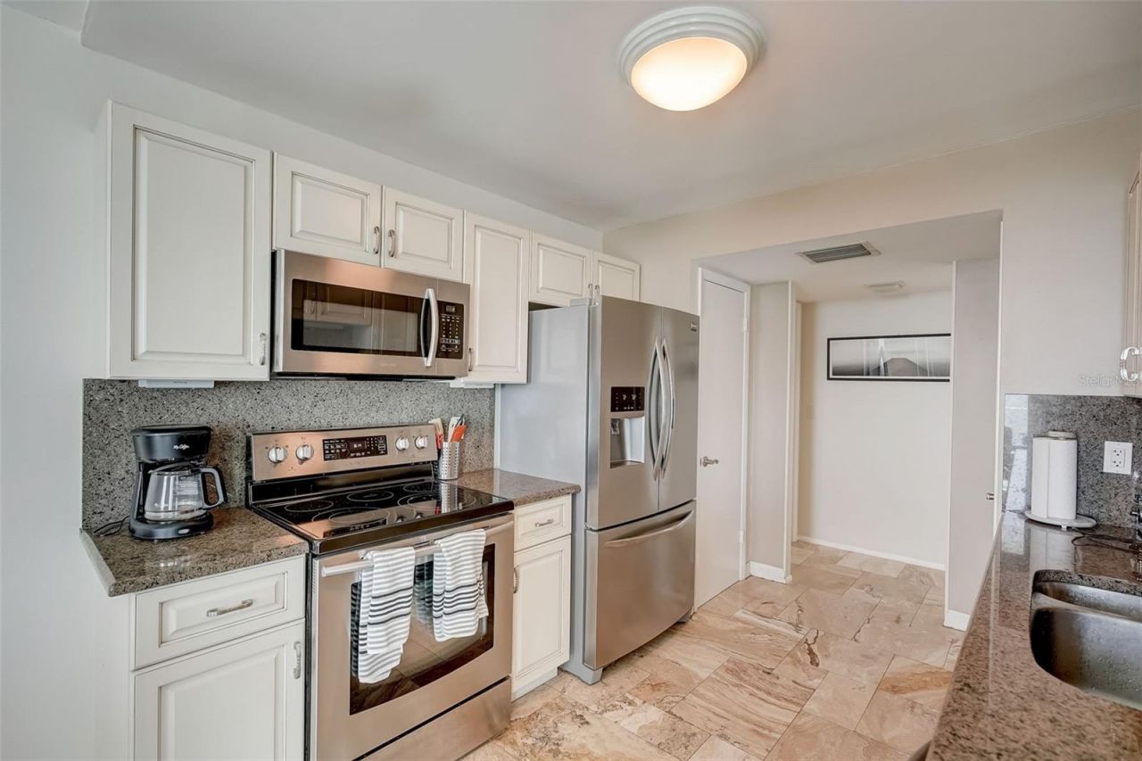 2425 Gulf Of Mexico Drive, Unit 14B, Longboat Key, FL 34228 Photo