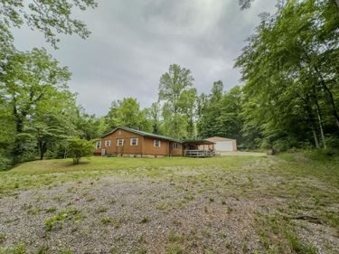 175 Jasper Lake Drive, Burnside, KY 41519