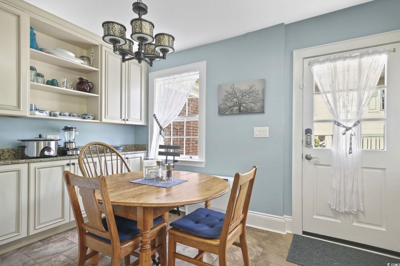 104 East Bay St. Photo 16