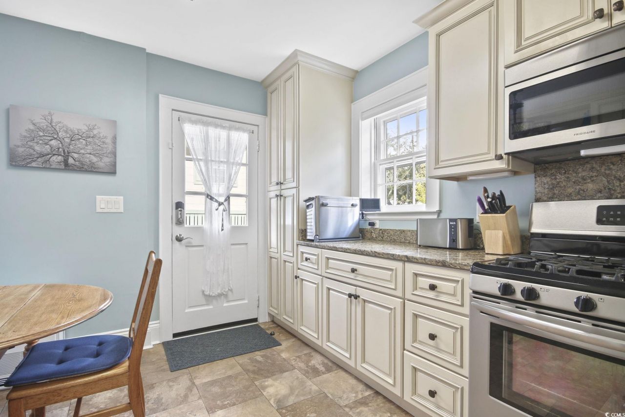 104 East Bay St. Photo 17