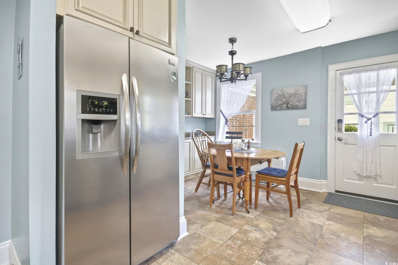 104 East Bay St. Photo 18