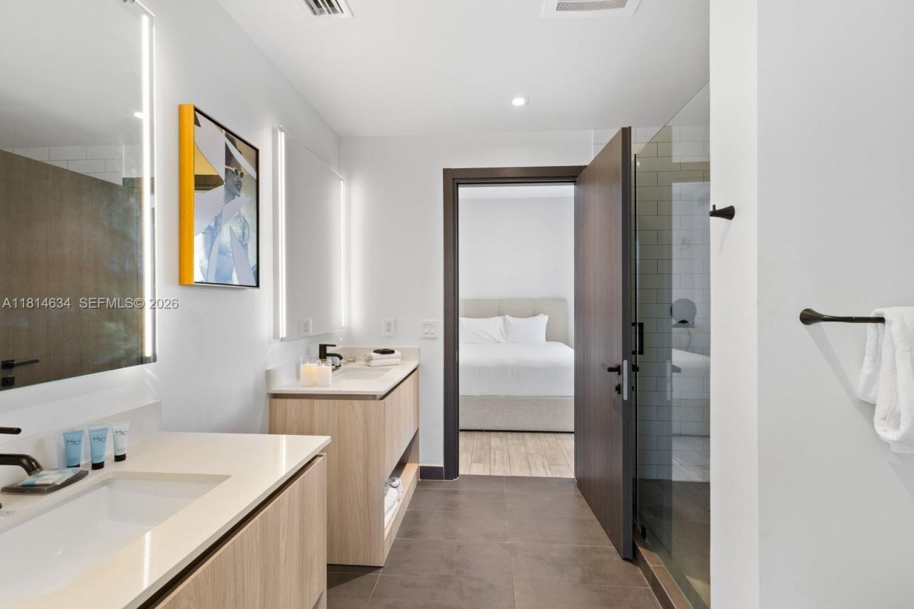 398 NE 5th St, Unit 1518, Miami, FL 33132 Photo