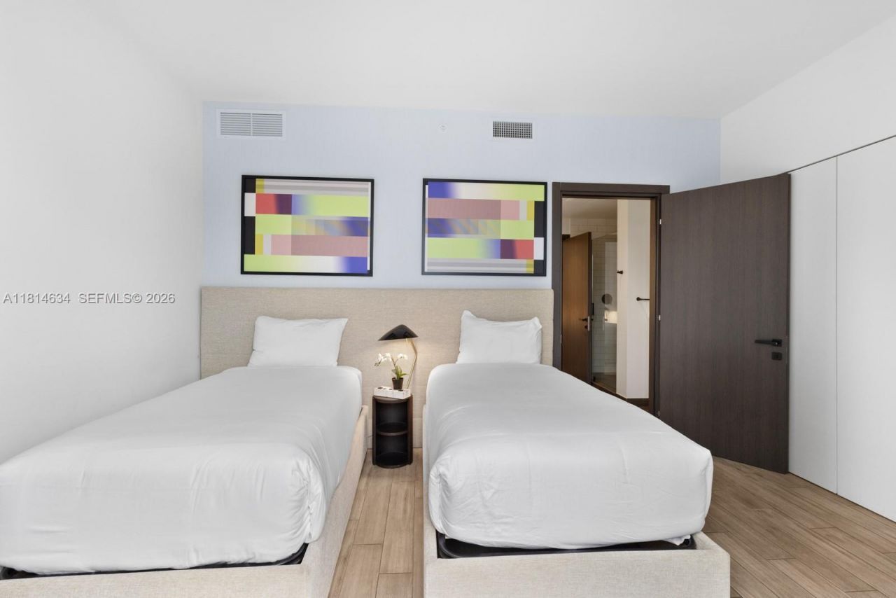 398 NE 5th St, Unit 1518, Miami, FL 33132 Photo