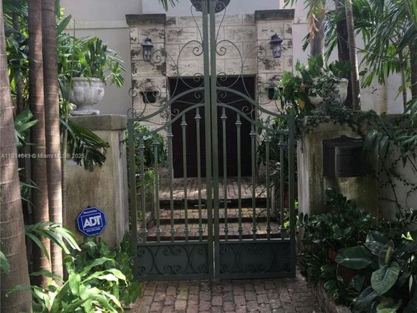 3235 SW 58th Ct, Miami, FL 33155